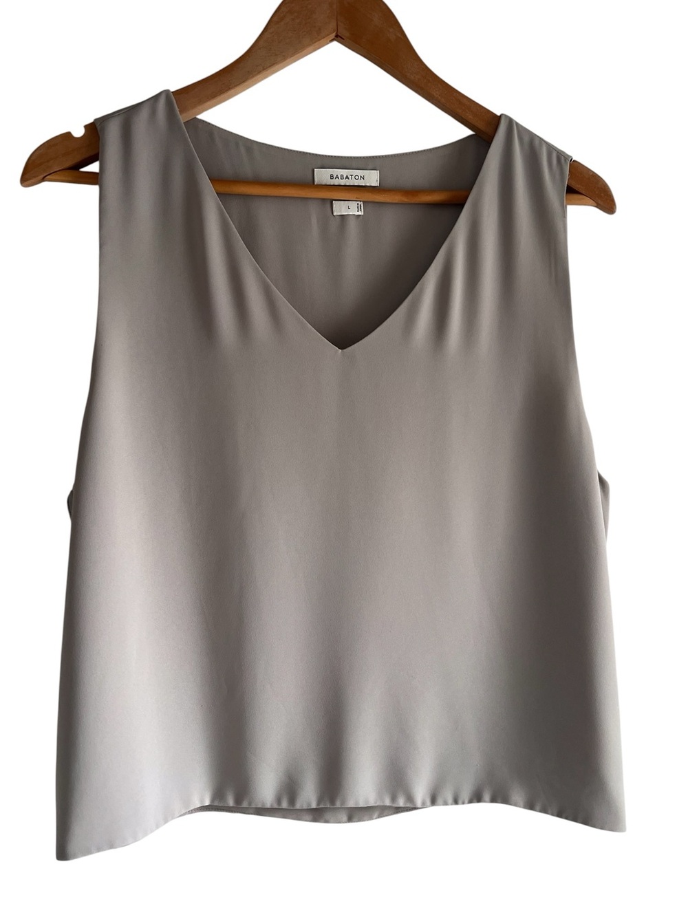 Babaton Murphy blouse sleeveless v-neck light grey size L excellent condition